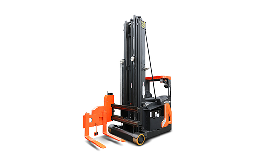 Narrow channel forklift truck